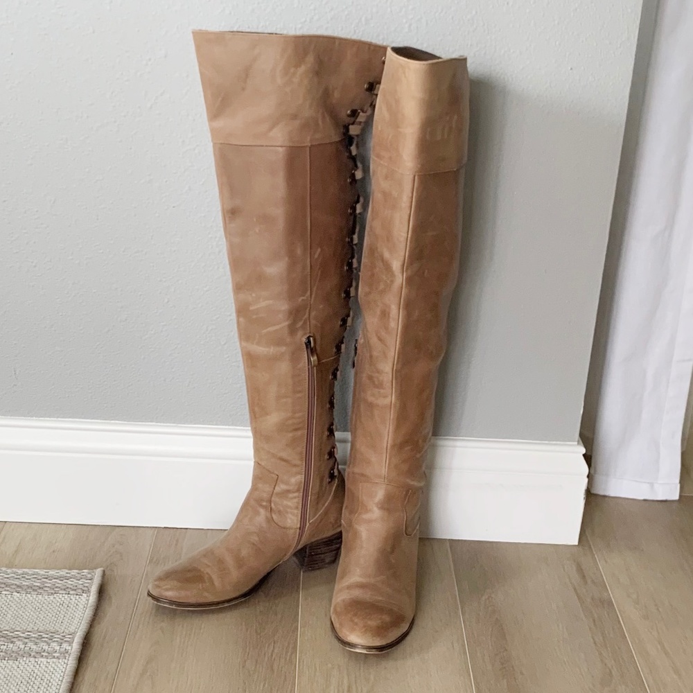 Joyfolie Cailyn Lace up Boots in Sable, Size 8.5